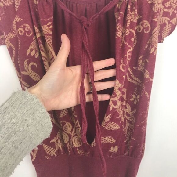 URBAN OUTFITTERS Charlotte open back tee. - Picture 5 of 7